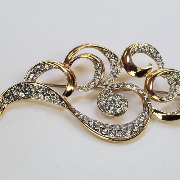 Signed Fifth Ave Collection Butler Clear Rhinestone Swirl Design Brooch Pin - Picture 9 of 9
